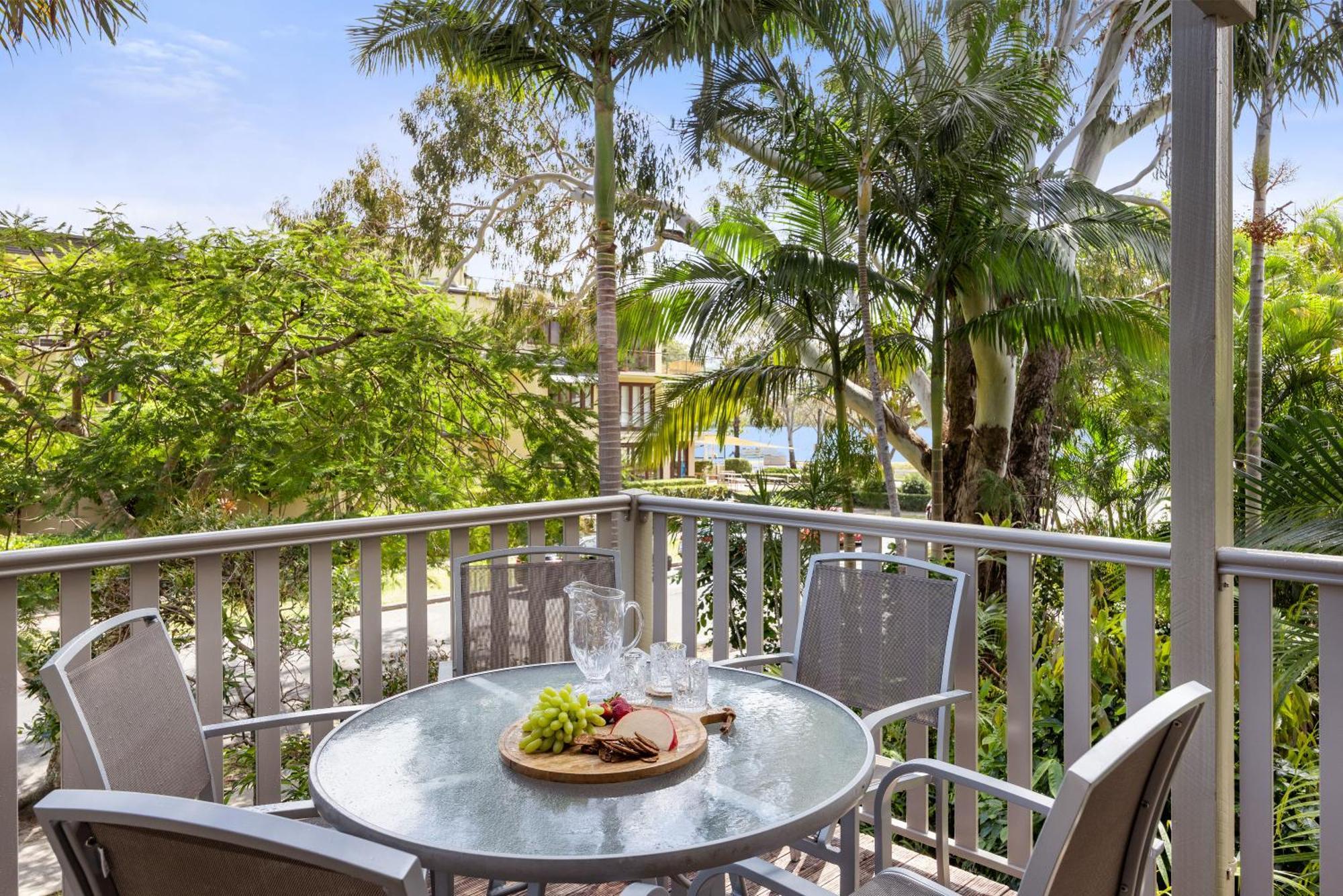 Noosa Outrigger Beach Resort Noosaville Exterior photo